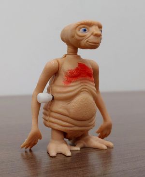 Wind-up ET figurine
