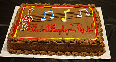 Cake that has 'Student Employees Rock' written on it