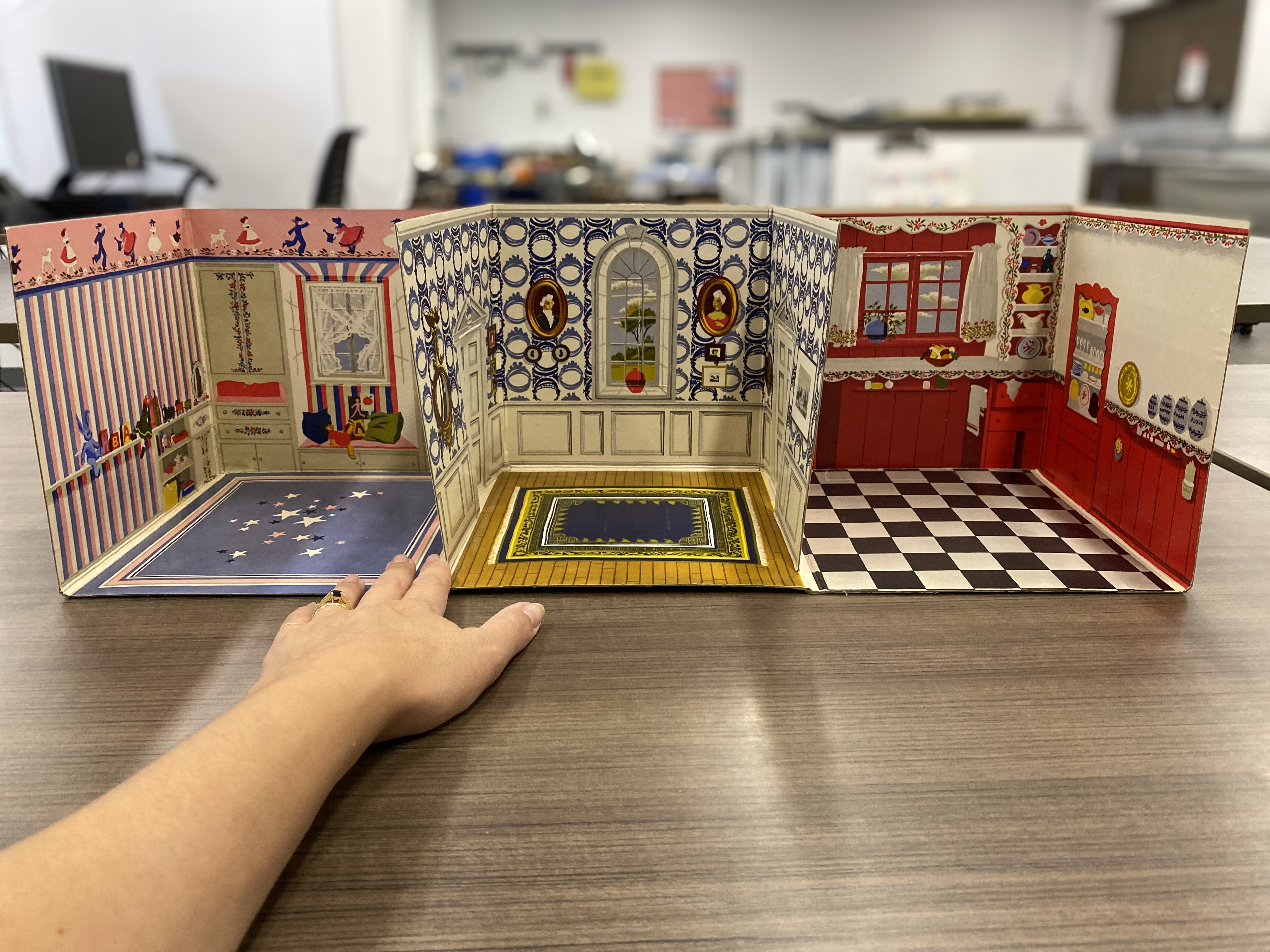 Pop Up Paper Doll House – Free Cut Files!