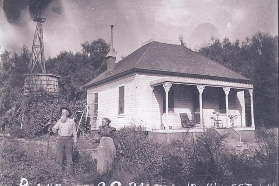 Home of Isaac Clay and Edith Sikes Ijams, Calabasas, California, ca. 1910.