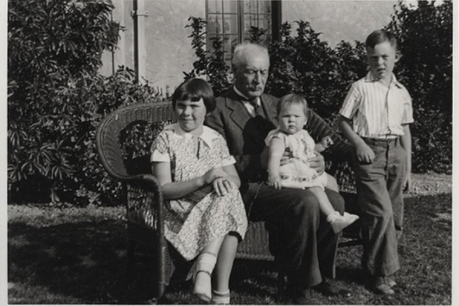 William Mulholland and his grandchildren.