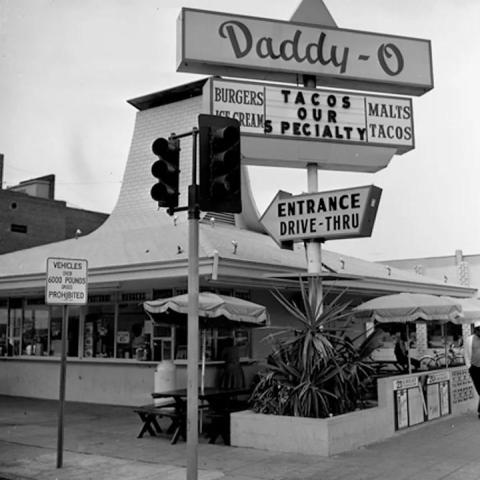 A picture of Daddy-o sign board