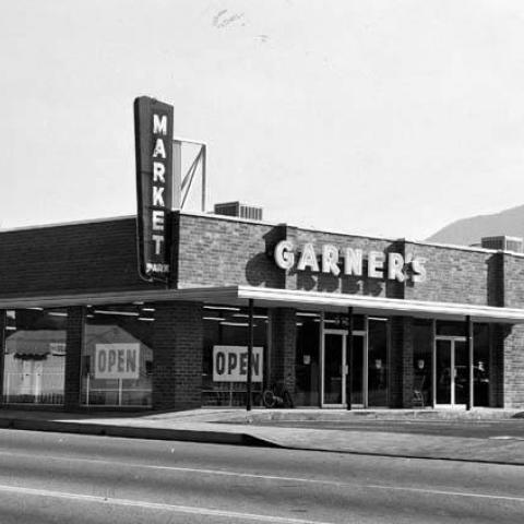 Garner's Market, Tujunga, 1940-1949, ID: LLHS263