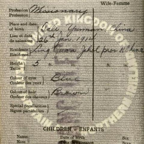 Information page of Eva Tharp’s passport, December 1945