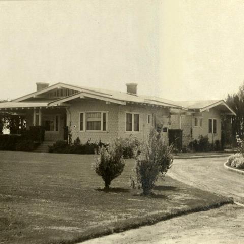 Home of Mrs. Alex Jeffrey, location of the Red Cross Carnival on August 10, 1918