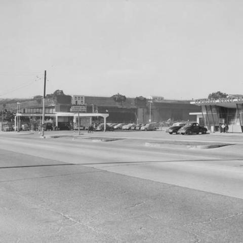 Hollywood Way looking south, approaching Lockheed Air Terminal, 1944