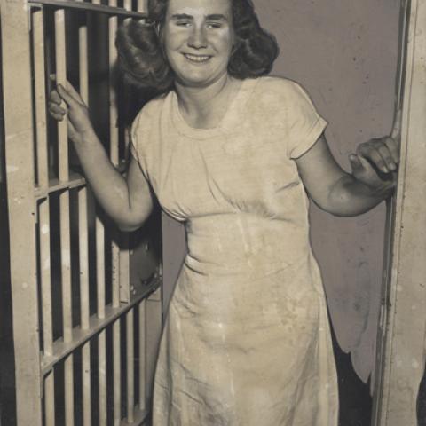 Booking photo of seventeen-year-old Beulah Louise Overell 