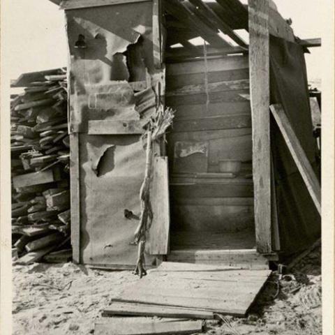 Photograph of a shed located on Victory Boulevard in Van Nuys