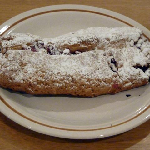 Cranberry roll, in The Art of Cooking and Serving