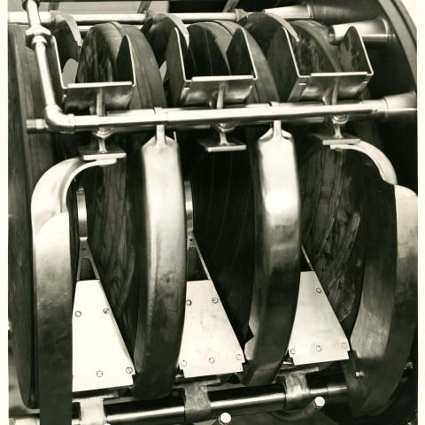 General view of the F.W.B. Extractor as set up for three line 15 degree operation