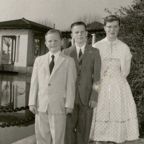 Fashionably dressed youngsters, ca. 1940