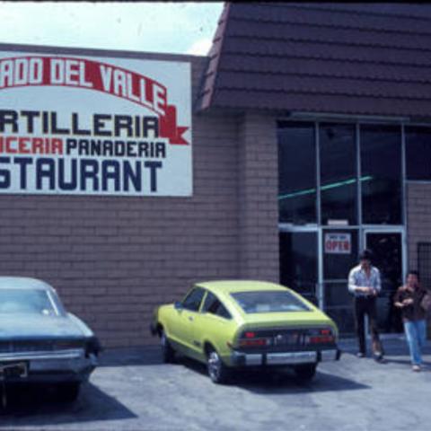 Mercado del Valle market and restaurant, 1978-1981