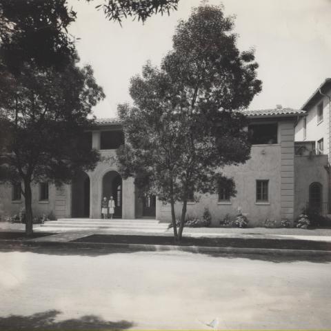 Photograph of the Hollywood Studio Club building