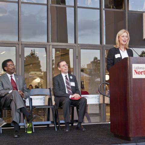 President Harrison officiates the Grand Opening of the Learning Commons.