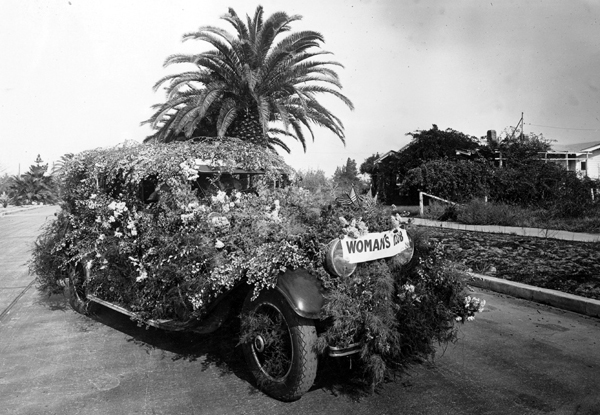 Owensmouth Women's Club's entry in Armistice Day Parade, 1929