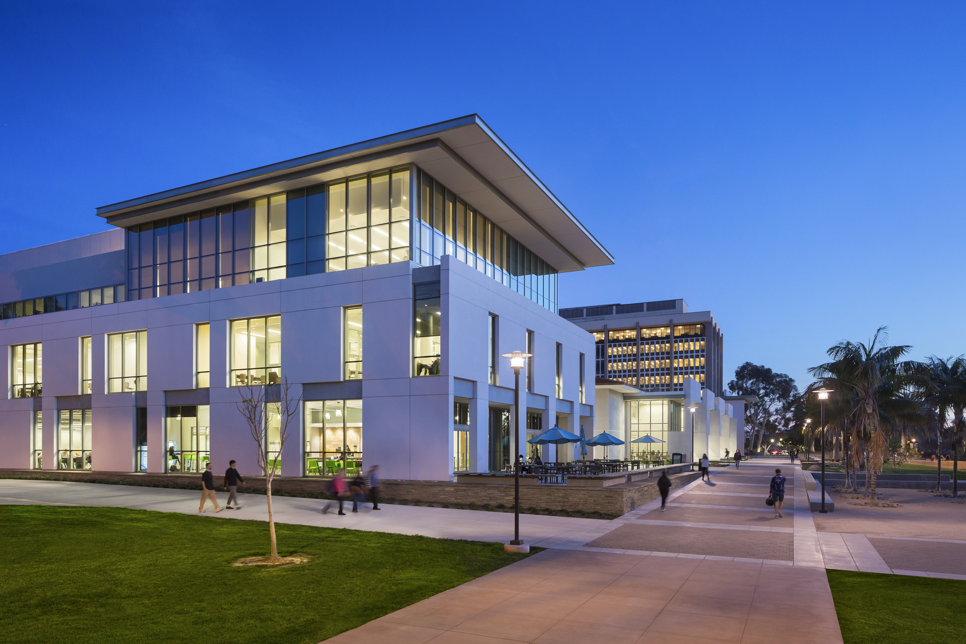 Fresno State Library exterior