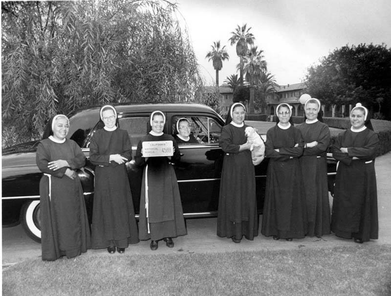 Franciscan Missionary Sisters raffling a Dodge, 1952